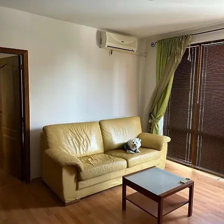 Tania's Sluneční pobřeží