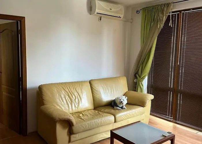 Tania's Sluneční pobřeží